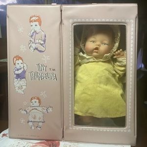 1961 Tiny Thumeblina. EXCELLENT COND! Several clothes & accessories. 14”
